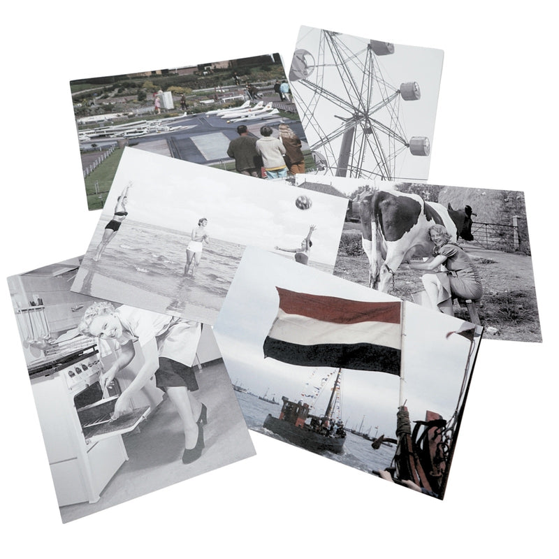 getekend icoon in grijs/zwart met geel accent verbeeldend het spelen van een leuk senioren spel met als functie Herinneren & beleven