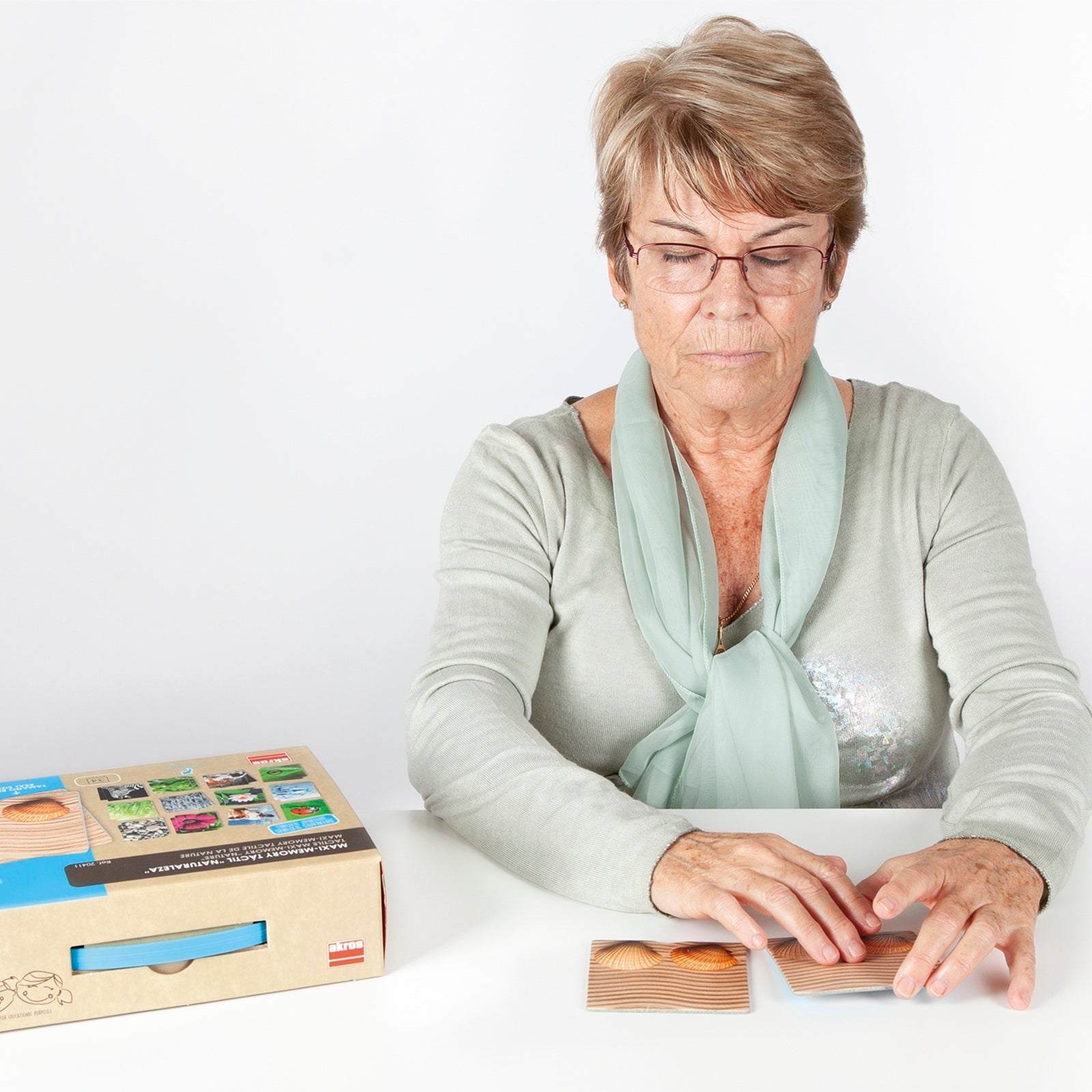 Memo Textuur Natuur – Gevoelsmemo met natuurlijke texturen, stimuleert tastzin en geheugen bij senioren.