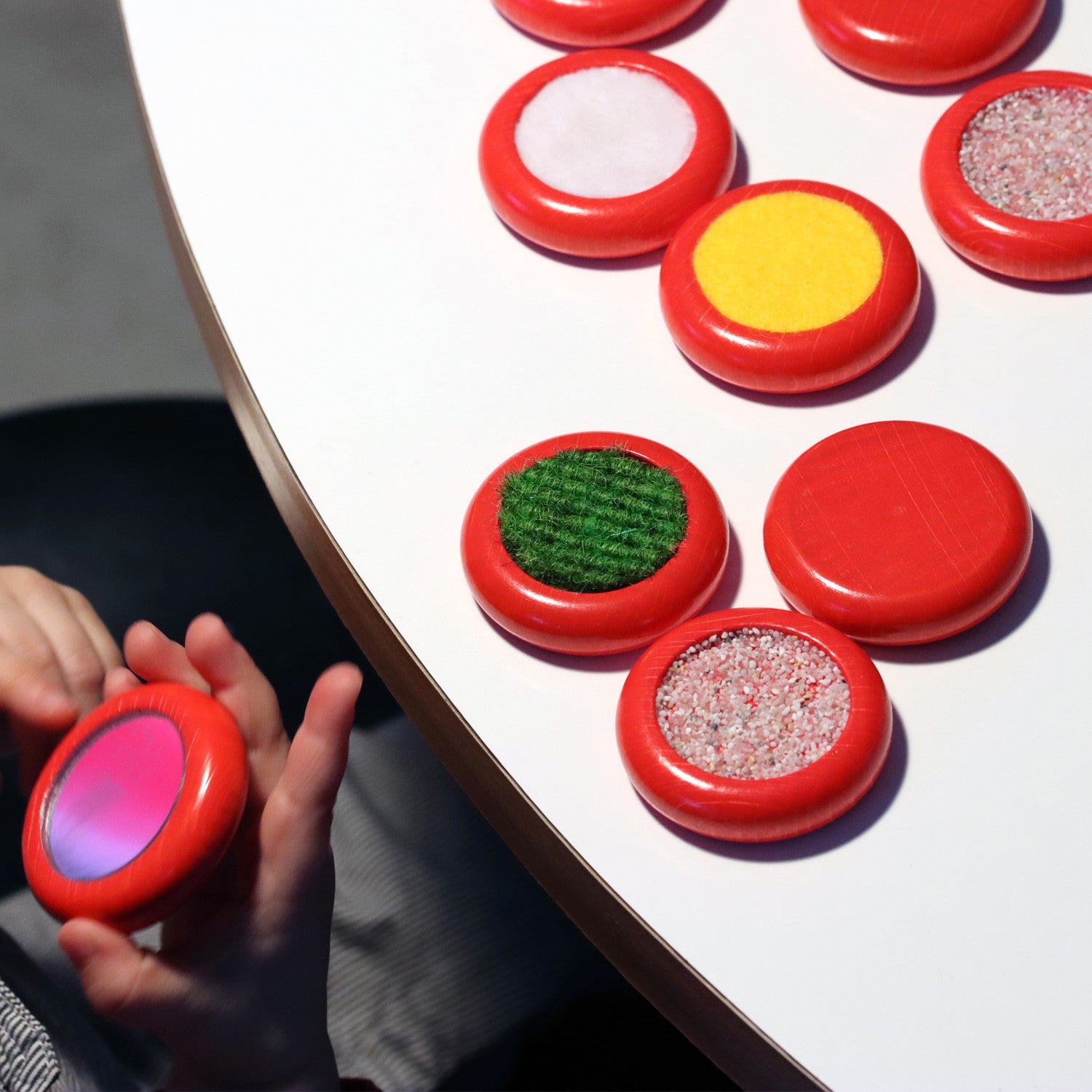 Afbeeelding van het spel Voelschijven - Memo - Spel voor de zintuigen, speciaal geselecteerd  voor ouderen met dementie.