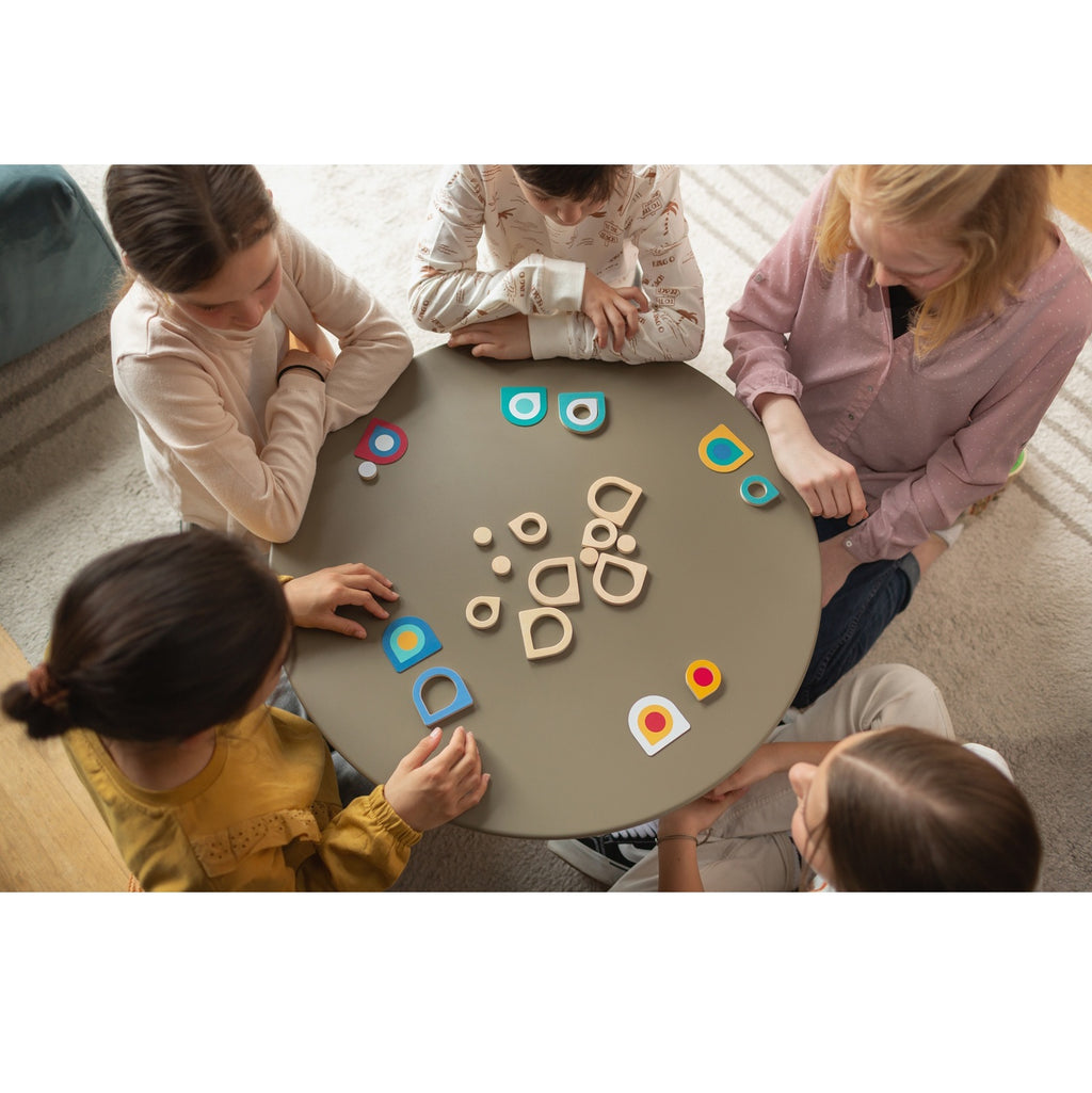 Afbeeelding van het spel 3 Vormen Memo, speciaal geselecteerd  voor ouderen met dementie.