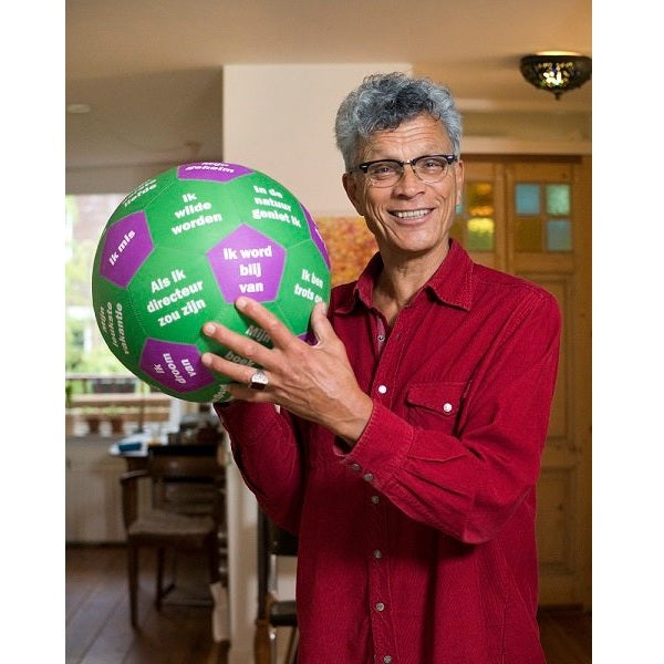 Afbeeelding van het spel Gespreksbal SpelPlus II - groen, speciaal geselecteerd  voor ouderen met dementie.