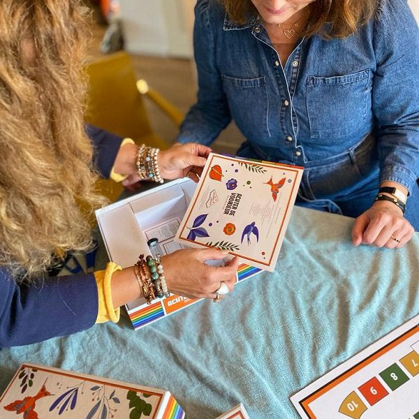 Afbeeelding van het spel Achter de voordeur spel, speciaal geselecteerd  voor ouderen met dementie.