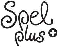 logo van SpelPlus, spellen voor senioren.  Het logo is de naam SpelPlus in speelse krulstijl zwart op wit.